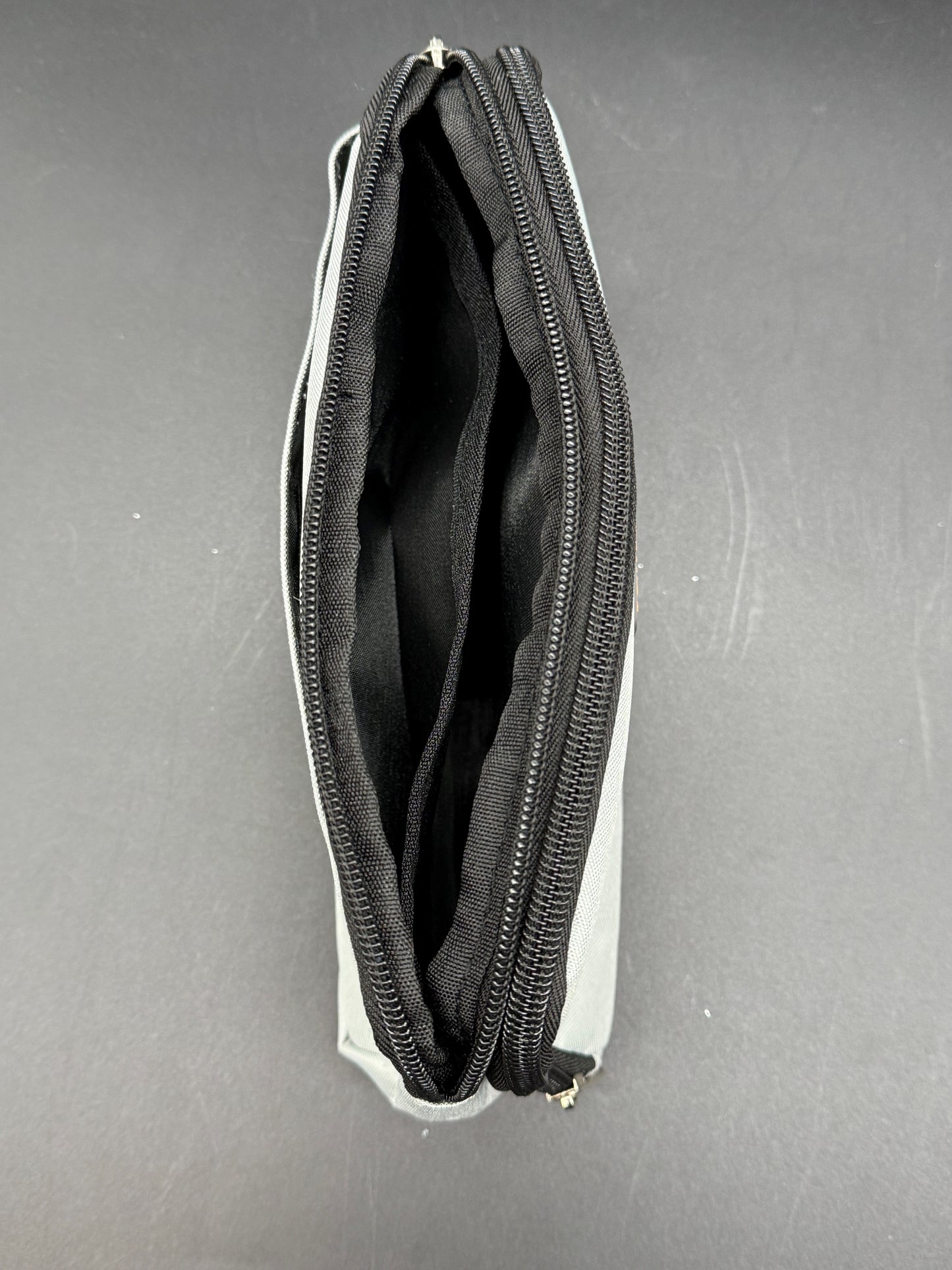 Nausear - Pencil case - Dual room - Grey