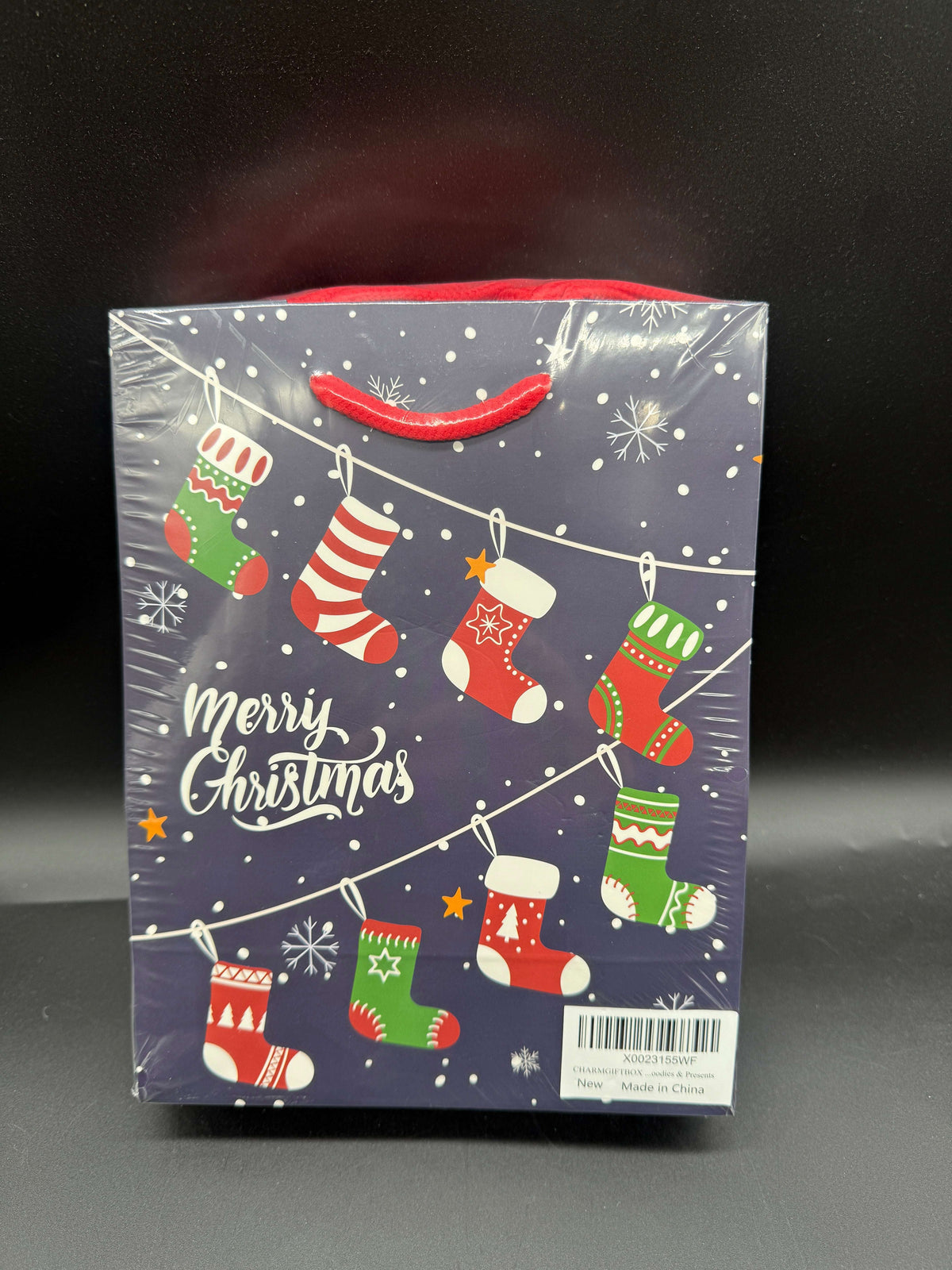 🎄 Christmas Gift Bags – 12 Pack | 4 Festive Designs | 18 × 23 cm 🎁