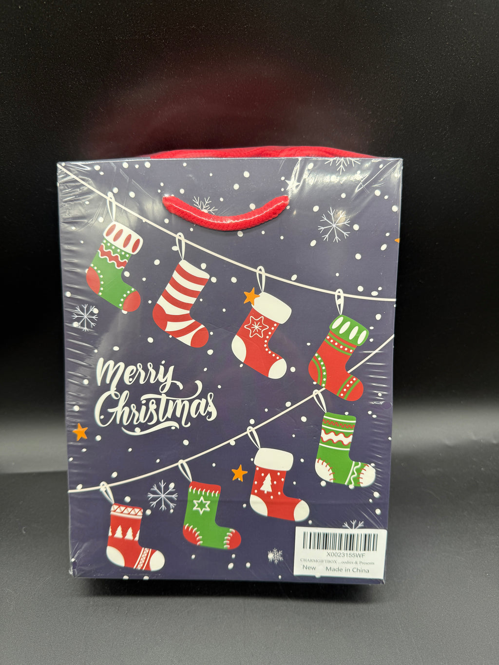 🎄 Christmas Gift Bags – 12 Pack | 4 Festive Designs | 18 × 23 cm 🎁
